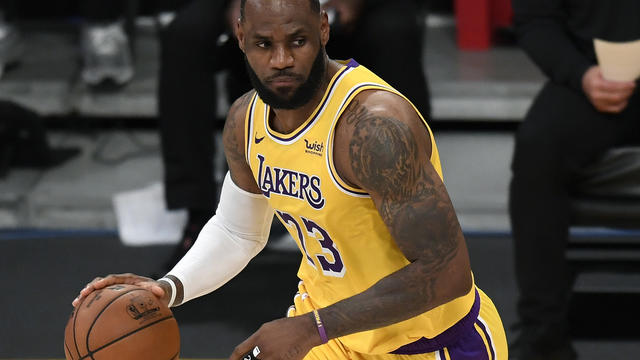 Lakers To Face Dallas in Christmas Day Game After Season-Opening