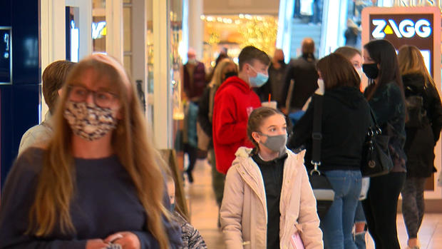 Shoppers Wearing Face Masks 