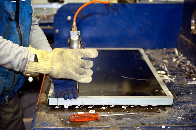 Electronic waste recycling 