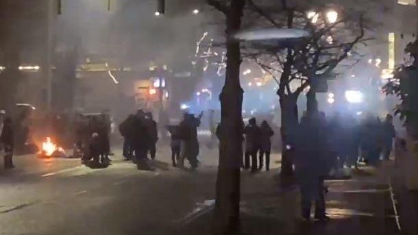 portland-riot-protest-nye.jpg 