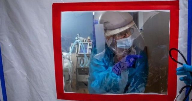 Experts fear spike of coronavirus cases after the holidays - CBS News