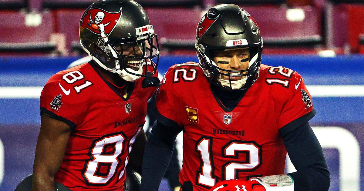 Saturday's NFL playoffs: Tom Brady leads Bucs to first postseason win since  2002