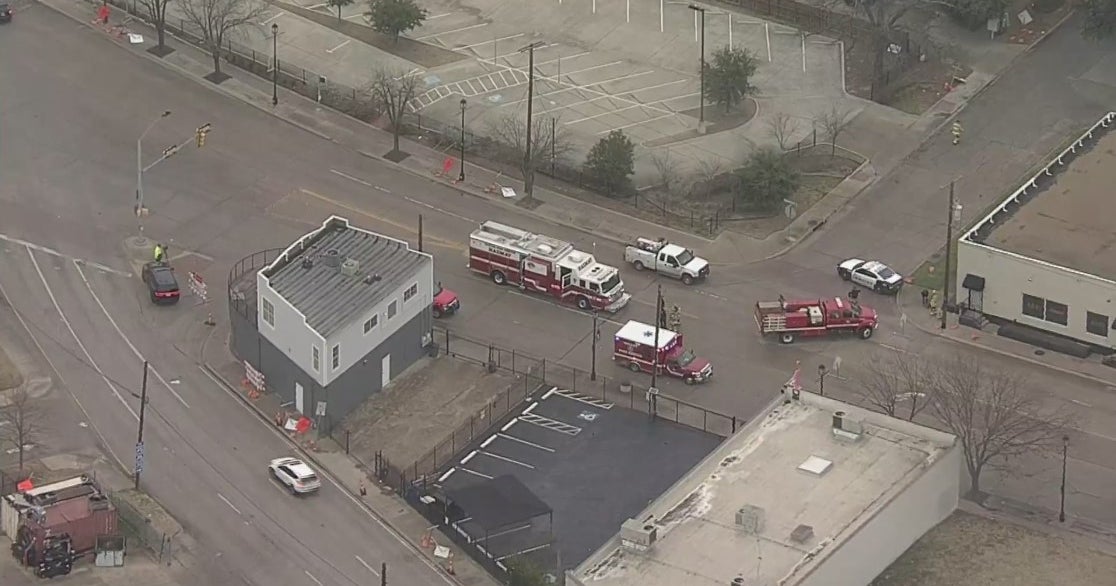 Crews Working To Repair Gas Leak Near Fair Park Area Of Dallas - CBS Texas