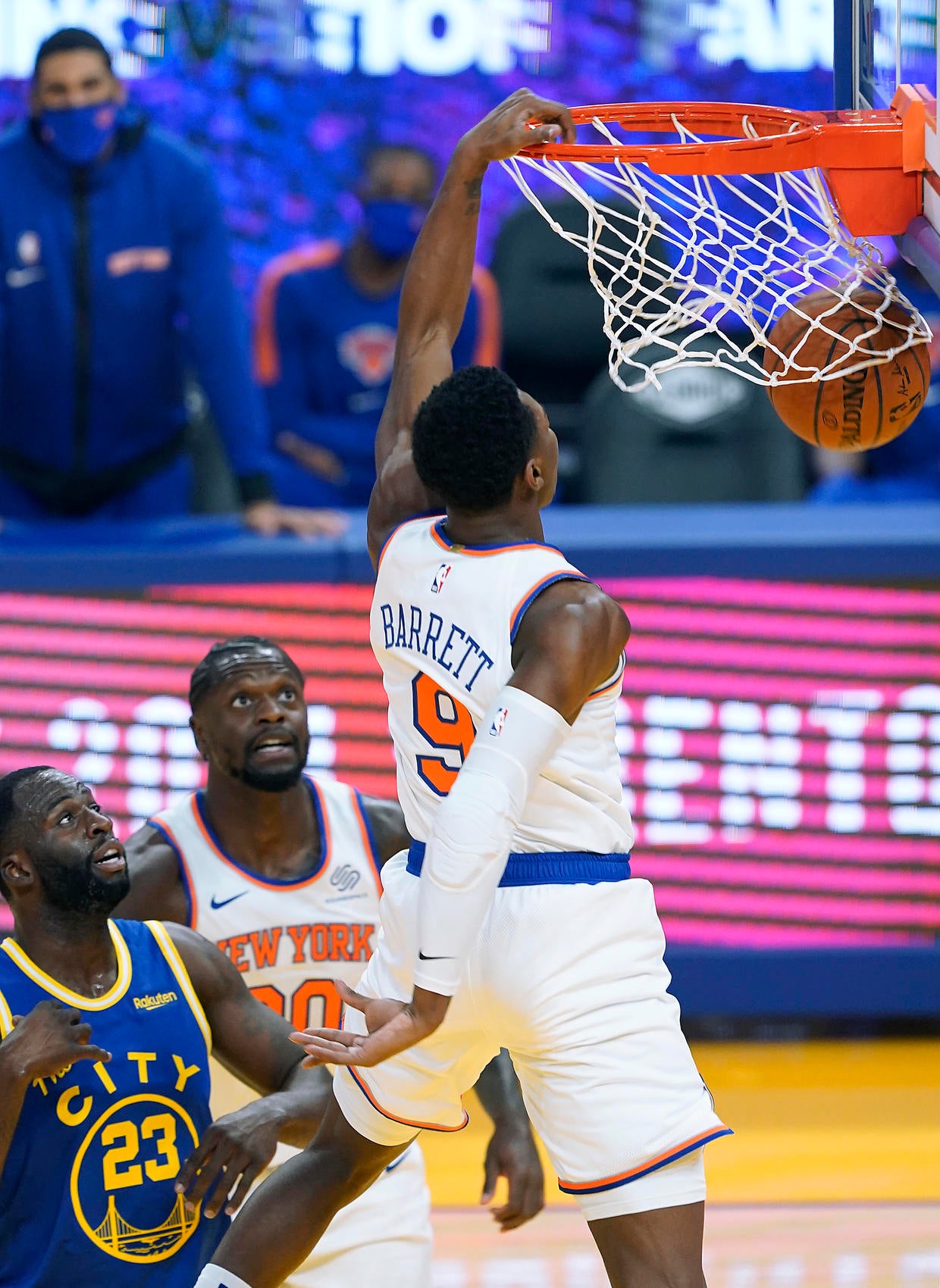 Barrett Scores 28, Knicks Beat Warriors For 3rd Straight Win - CBS New York