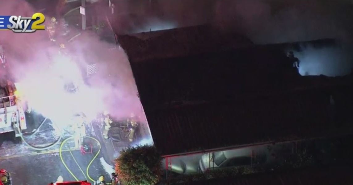Flames Engulf Mobile Home In Compton - CBS Los Angeles
