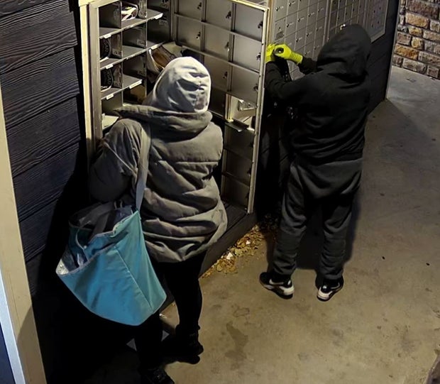 mail theft suspects (apd)4