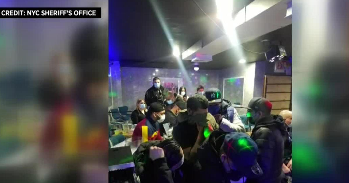 Nyc Sheriffs Deputies Break Up Illegal Nightclub In Queens Cbs New York