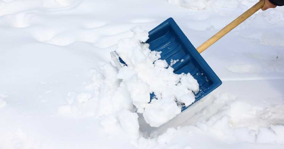 Lift Your Spirits Burn 200 Calories With These Quick Winter Workouts