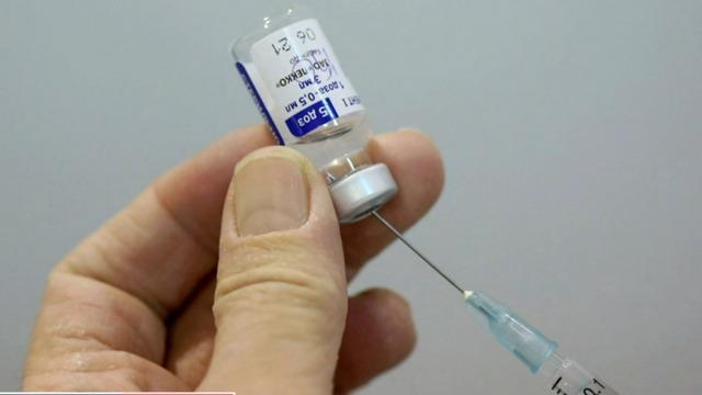 cbsn-fusion-president-biden-faces-obstacles-to-hit-goal-of-100-million-vaccinations-in-first-100-days-thumbnail-637759-640x360.jpg 