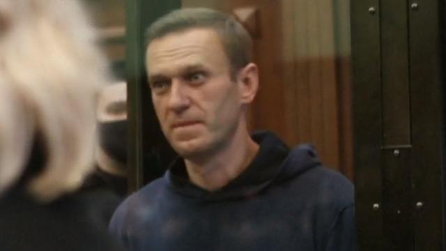 cbsn-fusion-putin-critic-alexey-navalny-faces-jail-term-as-supporters-police-face-off-thumbnail-637872-640x360.jpg 