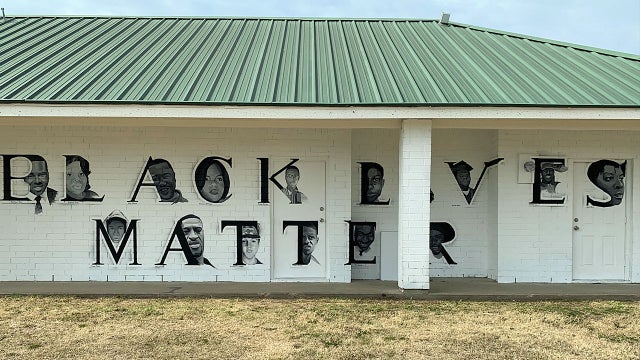 blm-mural.jpg 