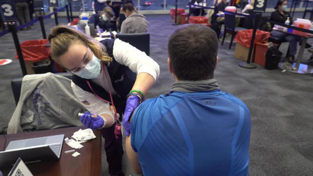 Allegiant Stadium hosts COVID-19 vaccination clinic