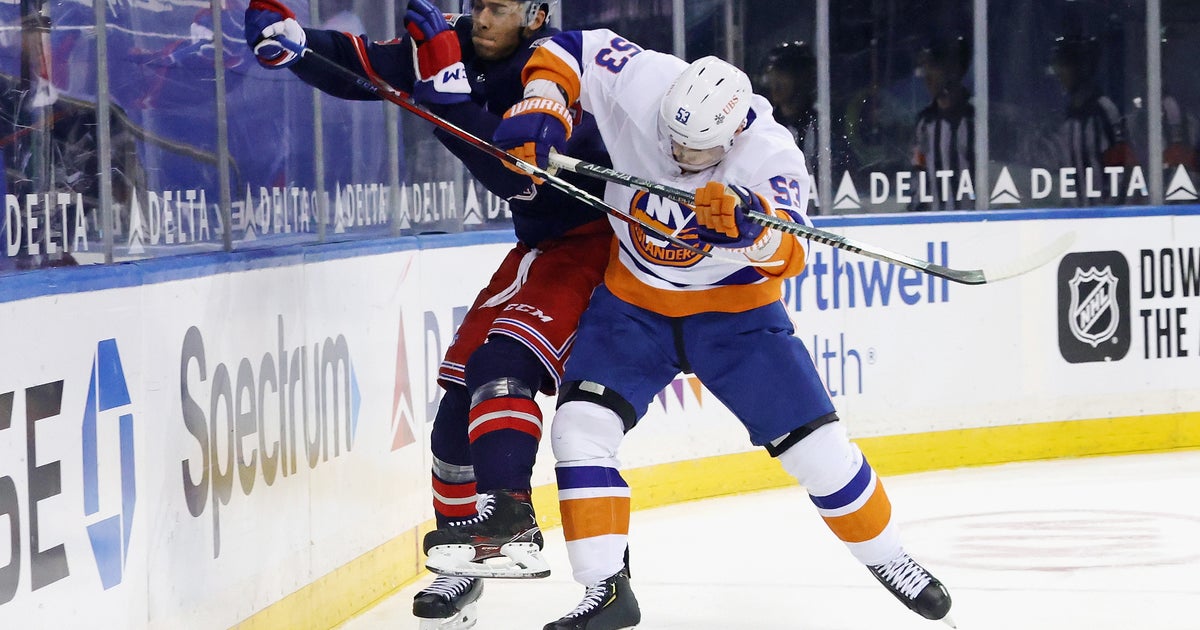 Islanders Break Through In Third, Varlamov Strong In Shutout Win Over ...