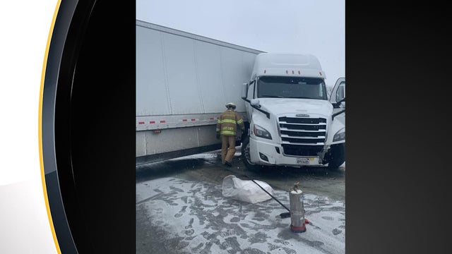 tractor-trailer-jackknife-i-79.jpg 