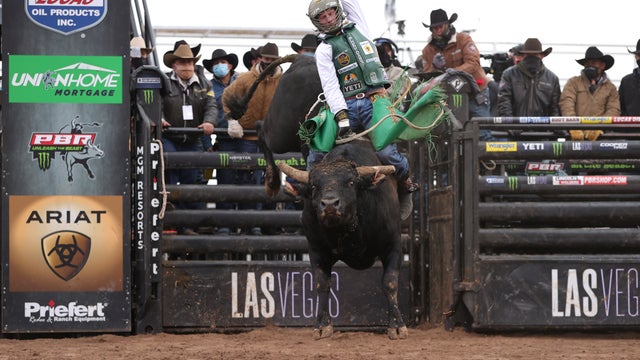 Cooper-Davis-rides-Born-To-Sin-for-90-points-during-the-1515-Bucking-Battle-in-Del-Rio_Credit_AndyWatson_BullStockMedia-2.jpg 