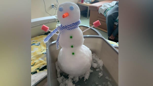 indoor-made mini snowman 