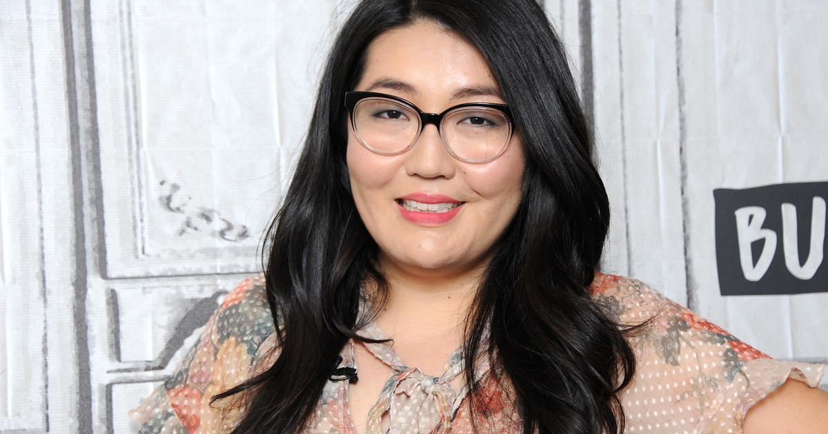 Jenny Han on what's behind Belly's "messy" journey in Season 2 of "The Summer I Turned Pretty"