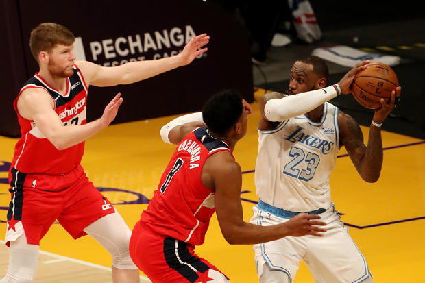 Washington Wizards v Los Angeles Lakers 