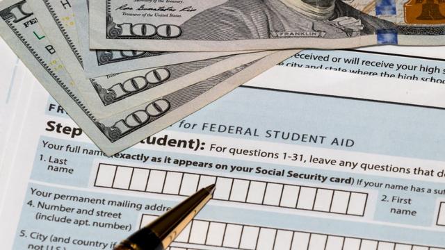 financial-aid-student-loan.jpg 