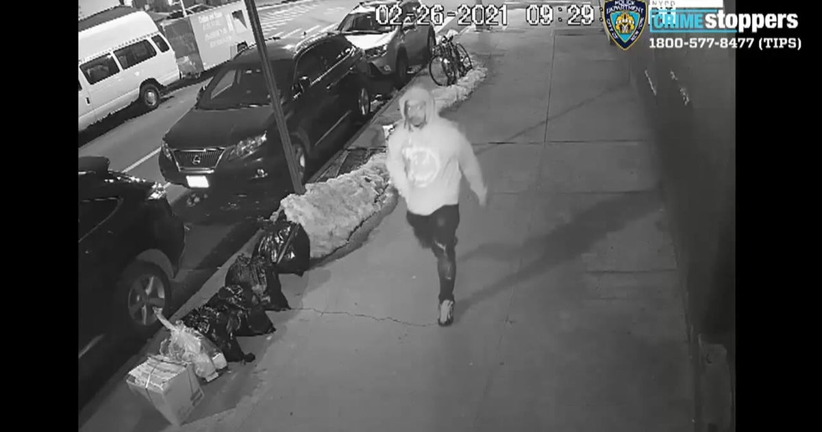 NYPD Releases New Video Of Man Wanted After Good Samaritan Stabbed To ...