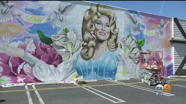 Dolly-Parton-Mural.jpeg 