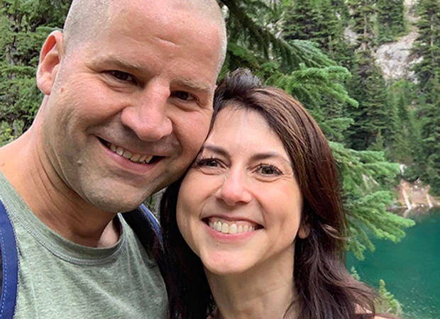 Billionaire MacKenzie Scott marries Seattle science teacher Dan Jewett