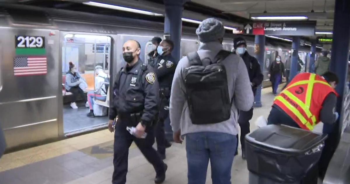 Man Slashed While Riding 4 Train In Midtown In Apparent Random ...