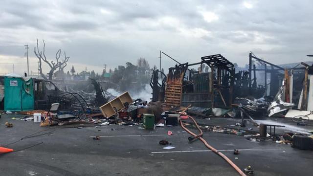 oakland-homeless-encampment-fire.jpg 