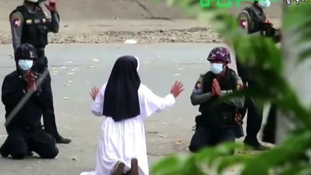 myanmar-nun-protest.jpg 