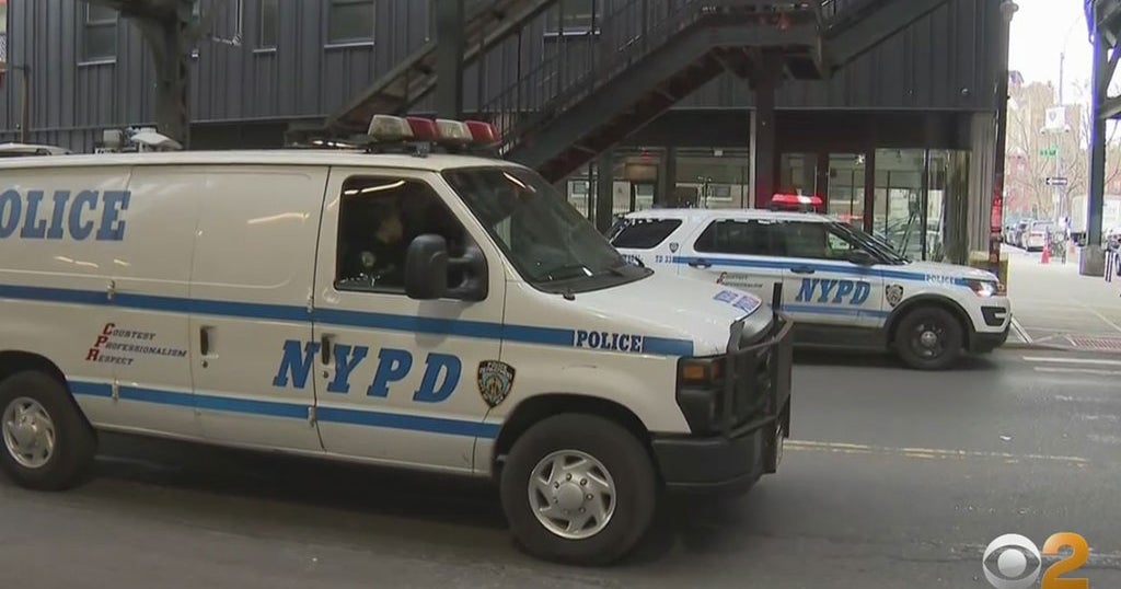 Police: 14-Year-Old Girl Stabbed At Brooklyn Subway Station - CBS New York