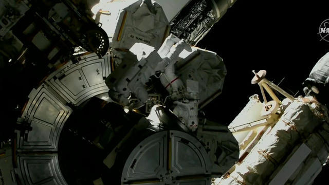 0313-en-spacewalk-667872-640x360.jpg 