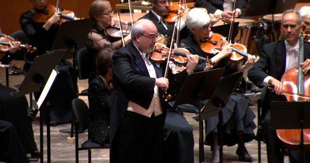 New York Philharmonic's longtime concertmaster steps down - CBS News