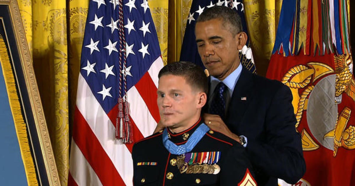 Marine hero receives Medal of Honor - CBS News