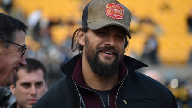 jason-momoa-pittsburgh.png 