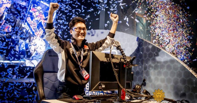 How video games became a spectator sport - CBS News