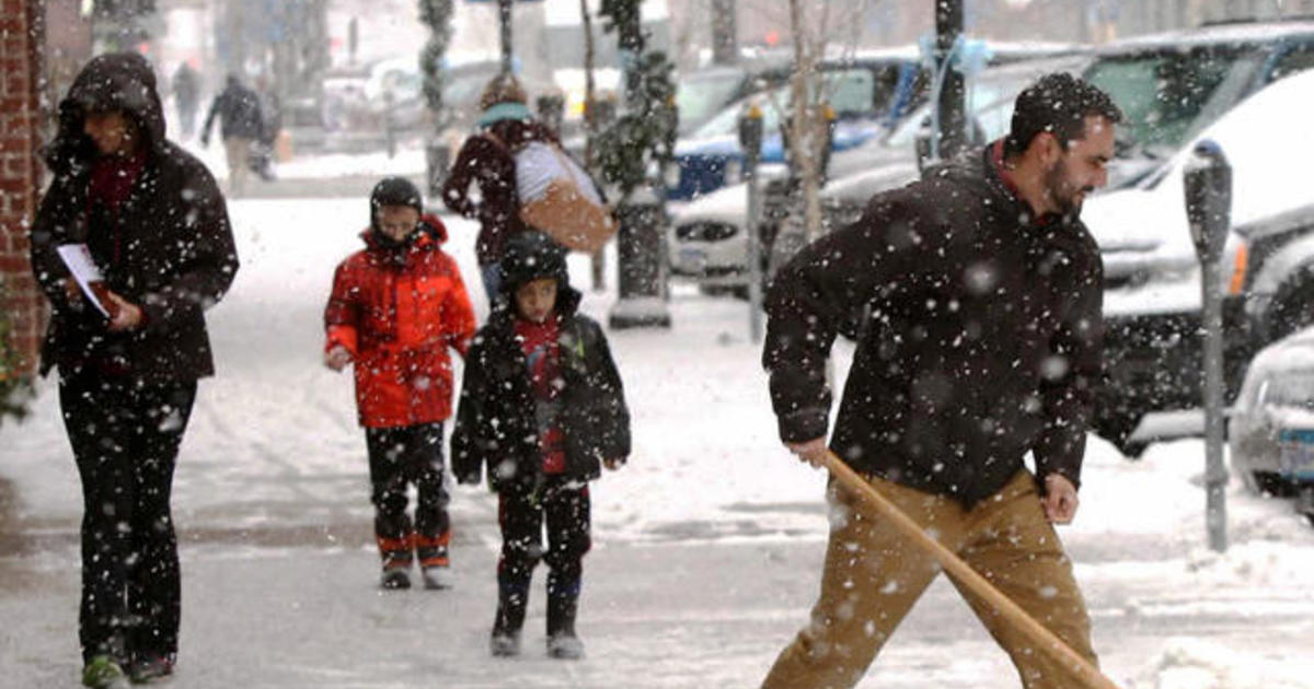 Monster Nor'easter Clogs Airports, Highways - CBS News