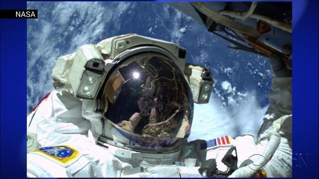 spaceselfie-349956-640x360.jpg 