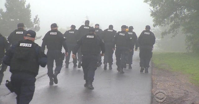 Four days on the run, escaped inmates prove elusive - CBS News