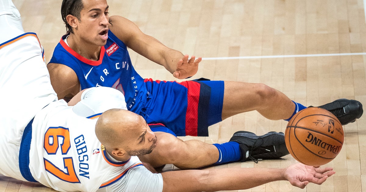 Knicks Use Randle's Incredible First Quarter As Springboard To Rout Of