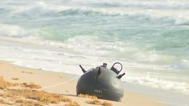 military-mine-washes-up-florida-beach-040421.jpg 