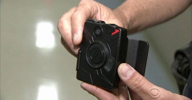 Los Angeles police roll out new body cameras - CBS News