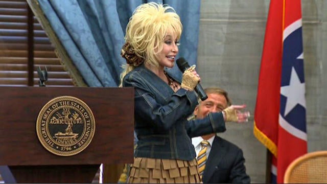 ent-dollyparton-284738-640x360.jpg 