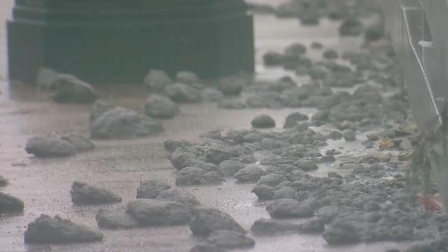 cbsn-houston-sewage-spill-462681-640x360.jpg 