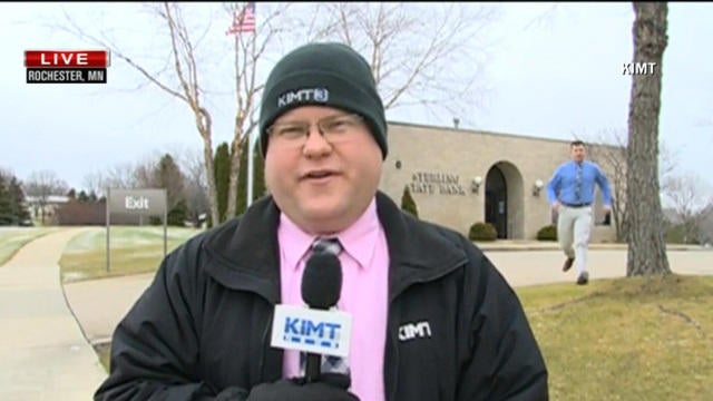 cbsn-1216-reporterspotsrobber-476533-640x360.jpg 