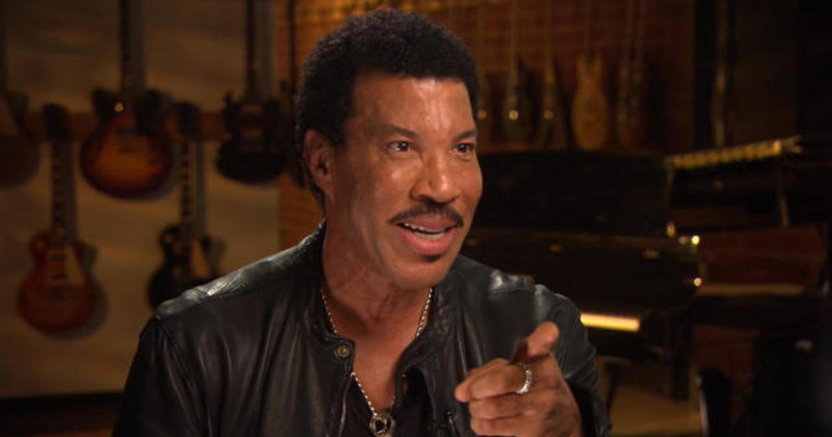 Lionel Richie talks Adele’s “Hello” - CBS News