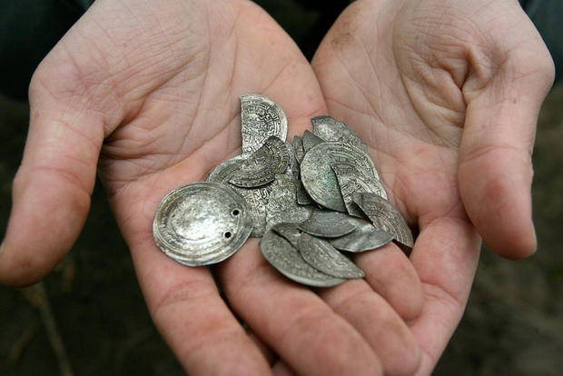 A handful of Arabic 10th century silver 