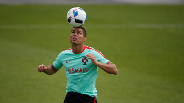 ronaldo-1075157-640x360.jpg 