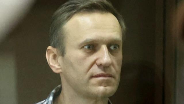 cbsn-fusion-kremlin-critic-navalny-transferred-to-prison-hospital-with-serious-illness-thumbnail-696043-640x360.jpg 