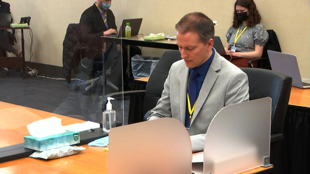 Derek-Chauvin-during-closing-arguments.jpg 