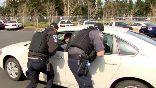 cbsn-fusion-washington-state-lawmakers-pushing-statewide-police-training-reform-thumbnail-697050-640x360.jpg 